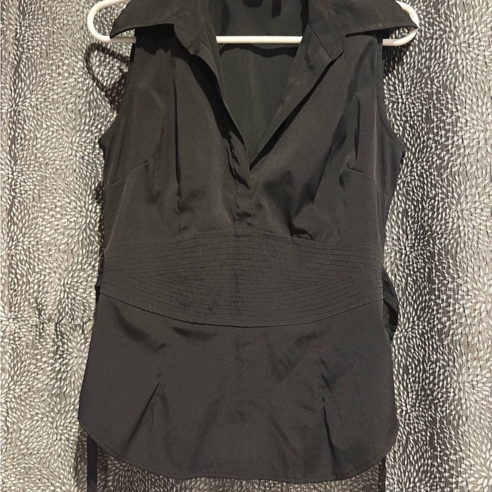 Charlotte Russe Black Sleeveless Fitted Button Down Shirt
